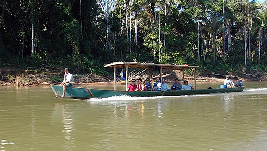 Paseo turístico en ríos del Beni