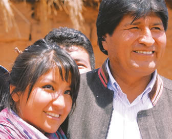 Eva Liz Morales, junto a su padre el presidente Evo Morales.