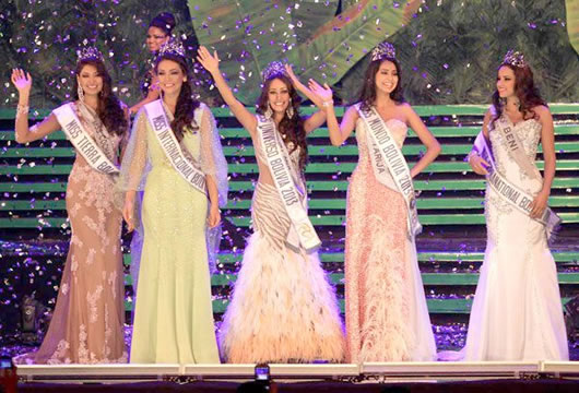 La bellezas que representarán al país: Miss Bolivia Tierra en María René Carmona (Cochabamba); Miss Bolivia Internacional en Adriana Delgadillo (Chuquisaca); Miss Bolivia Universo en la Srta. Santa Cruz, Claudia Tavel; Miss Bolivia Mundo en Srta. Tarija, Alejandra Castillo, y Miss Bolivia Supranacional en Miss Beni, Teresa Talamás.