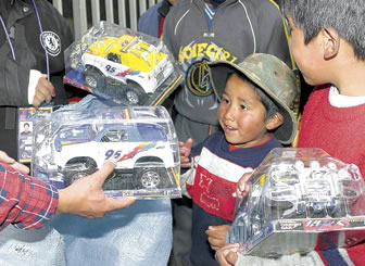 REGALOS DE NAVIDAD: El Multifuncional de El Alto y el estadio Hernando Siles serán los escenarios de entrega