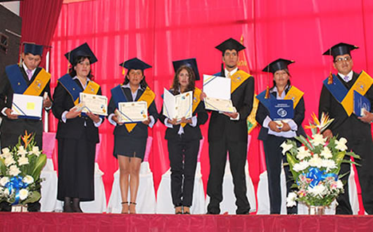 Nuevos profesionales titulados en la Universidad Unión Bolivariana