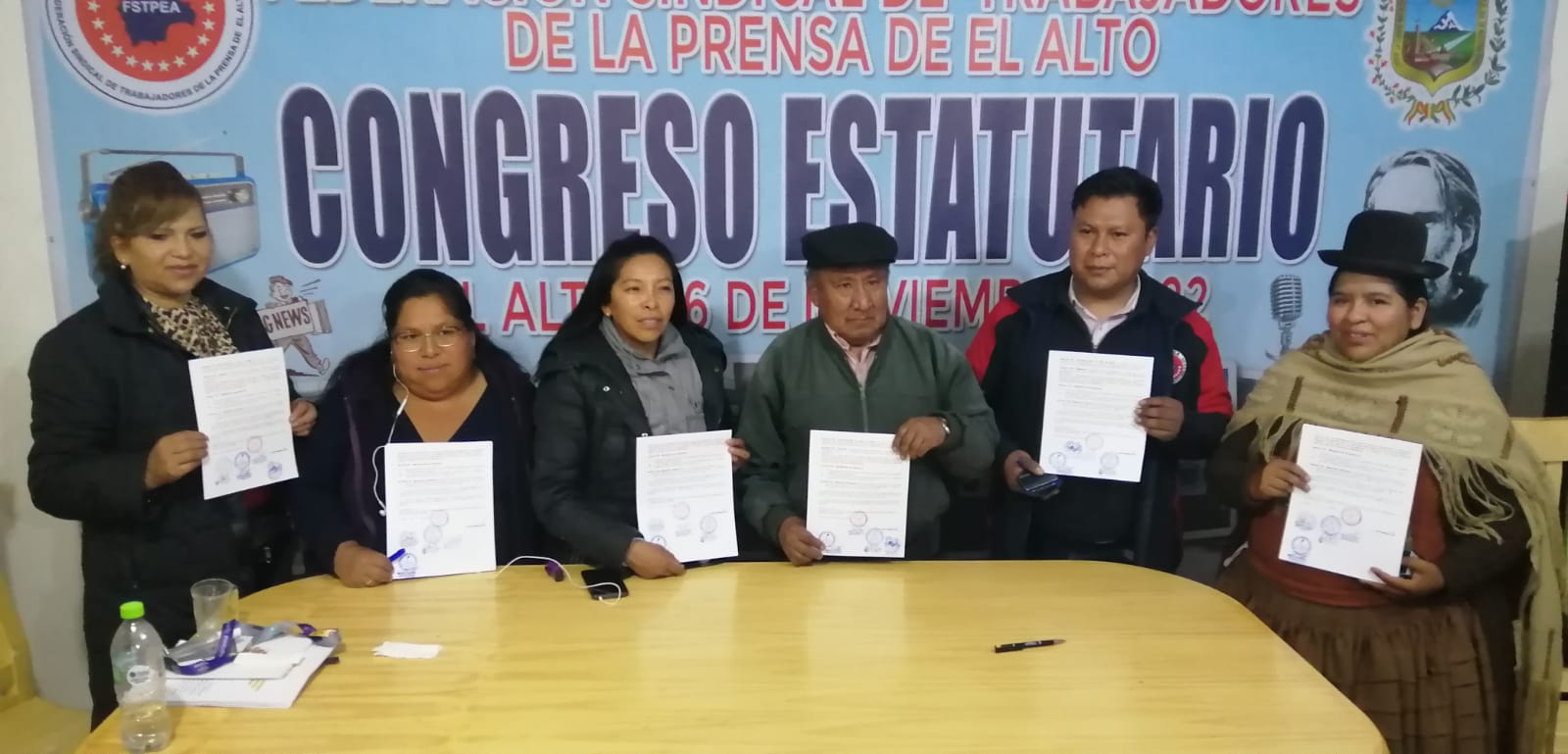 Lucas Yujra junto a los representantes de los sindicatos afiliados a la FSTPEA Lucas Yujra junto a los representantes de los sindicatos afiliados a la FSTPEA