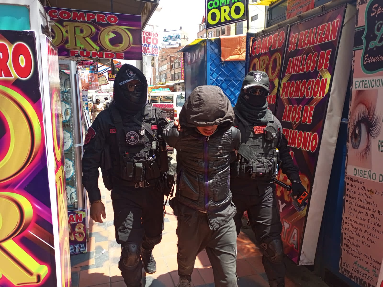 Los delincuentes devolvieron su 𝗰𝗲𝗹𝘂𝗹𝗮𝗿 𝗮 𝘀𝘂 𝗱𝘂𝗲ño Los delincuentes devolvieron su 𝗰𝗲𝗹𝘂𝗹𝗮𝗿 𝗮 𝘀𝘂 𝗱𝘂𝗲ño