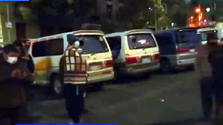 Transportistas federados que bloqueaban el centro paceño Transportistas federados que bloqueaban el centro paceño
