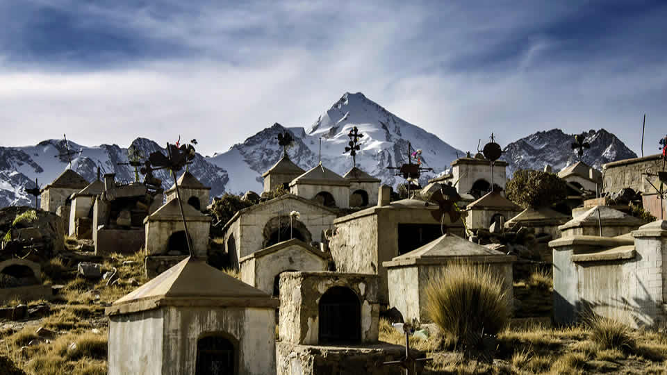 Histórico cementerio de Milluni, aquí yacen las víctimas de la masacre del 24 de mayo de 1965.