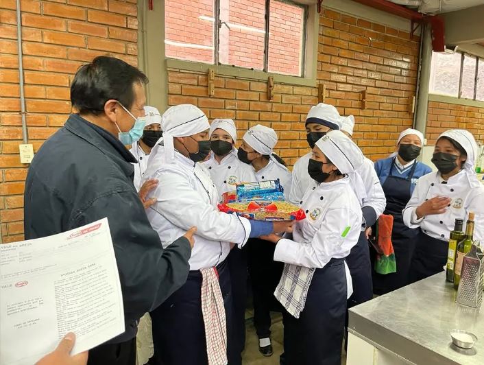 La actividad “Junior Chef” fue realizada el 24 de junio con estudiantes de las unidades educativas Mallasa y Aldeas Infantiles SOS