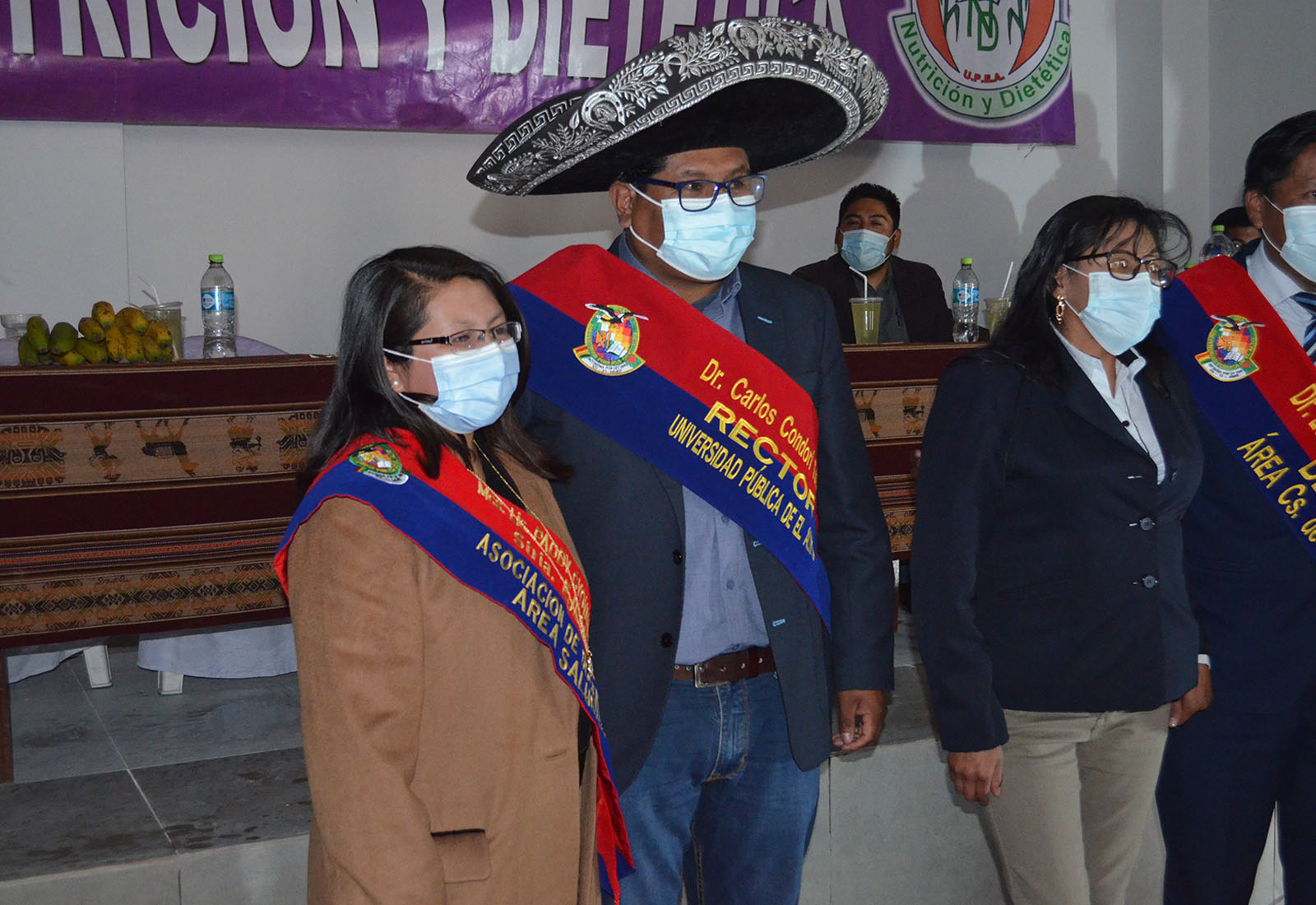 El Rector Condori y Decano Mamani comprometieron apoyar el funcionamiento del Seguro Universitario de Salud El Rector Condori y Decano Mamani comprometieron apoyar el funcionamiento del Seguro Universitario de Salud