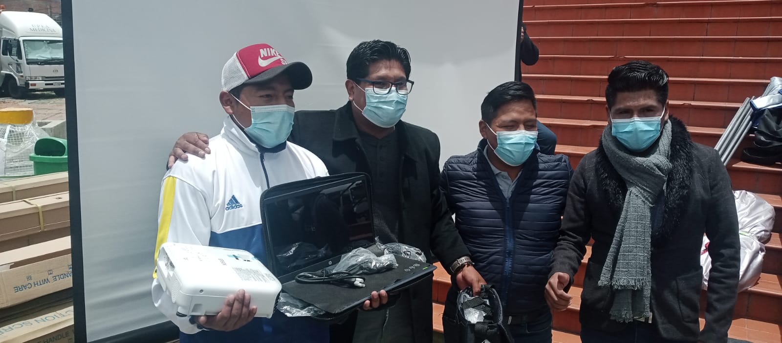 Los dirigentes estudiantiles agradecieron el gesto del Rector Condori y Vicerrector Chambi Los dirigentes estudiantiles agradecieron el gesto del Rector Condori y Vicerrector Chambi