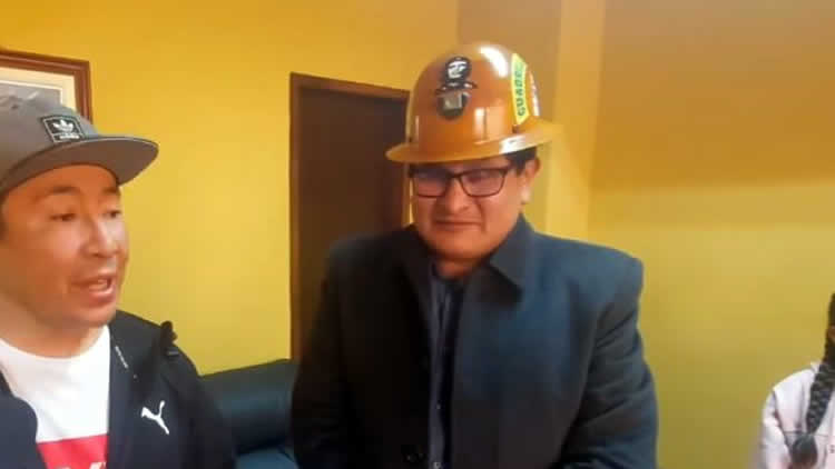 El Rector Condori guarda mucha admiración y respeto al sector minero El Rector Condori guarda mucha admiración y respeto al sector minero