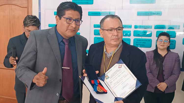 Según el Rector Condori una Carrera acreditada goza de una cultura de autoevaluación y mejoramiento continuo Según el Rector Condori una Carrera acreditada goza de una cultura de autoevaluación y mejoramiento continuo