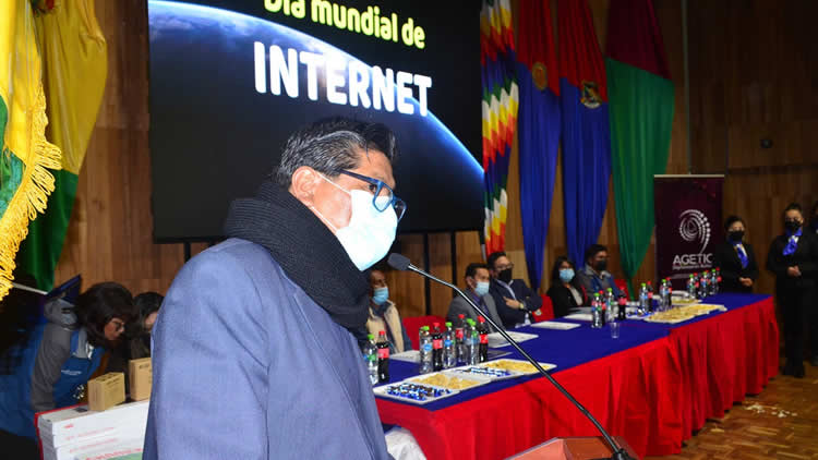 UPEA celebrando el Día Mundial de Internet