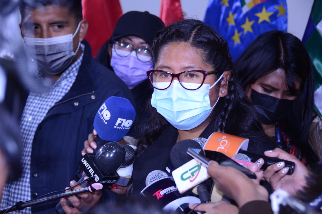 Alcaldesa Eva Copa dice que los bloqueos son un perjuicio para El Alto