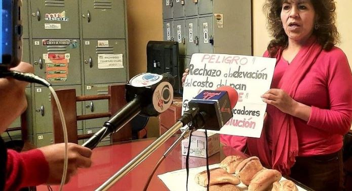 Nina lamentó que en muchos puestos de venta el peso del pan sea menor a los 60 gramos y el tamaño se haya reducido Nina lamentó que en muchos puestos de venta el peso del pan sea menor a los 60 gramos y el tamaño se haya reducido