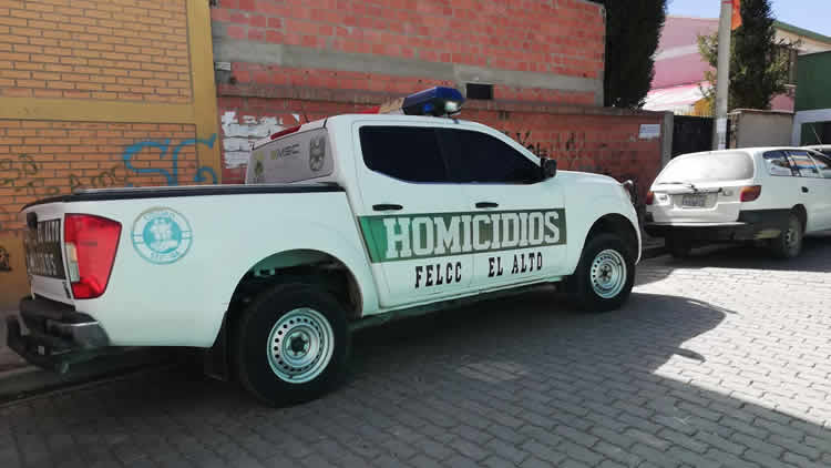 Camioneta de la División Homicidios, de la FELCC de El Alto.