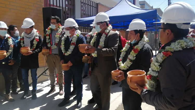 UPEA: Autoridades inauguran edificio de la FUL de esta universidad.