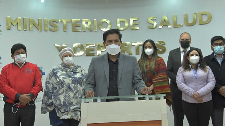 El ministro de Salud y Deportes, Jeyson Auza, en conferencia de Prensa.