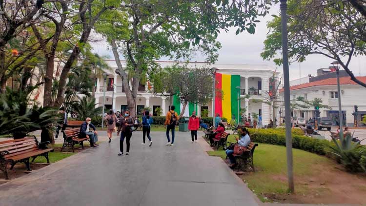 La histórica plaza 24 de septiembre de Santa Cruz