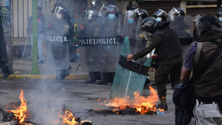 Magisterio urbano anunció que radicalizará sus medidas de presión a nivel nacional. Magisterio urbano anunció que radicalizará sus medidas de presión a nivel nacional.