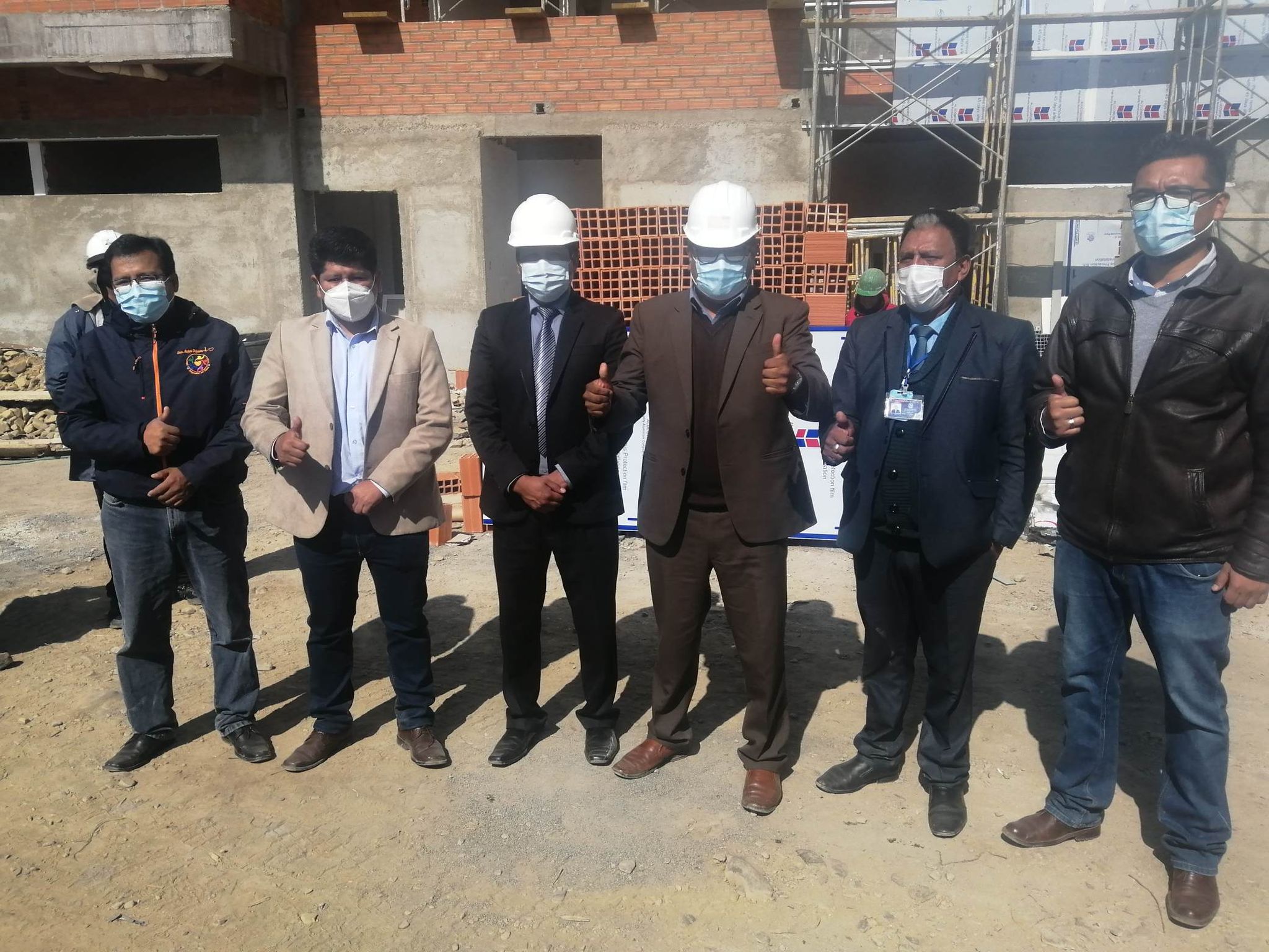 El Rector Condori hizo inspecciones por las construcciones que beneficiarán a Medicina Veterinaria