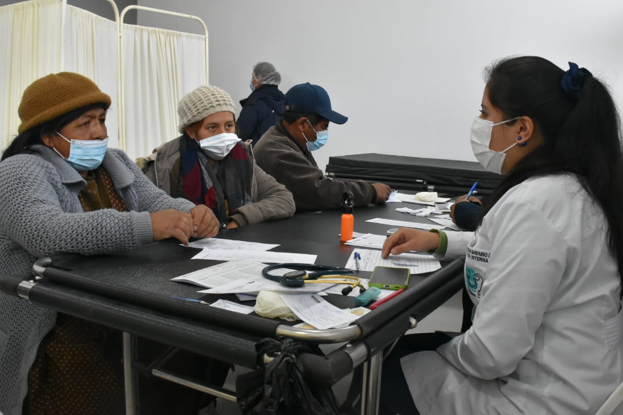 El Rector Condori resaltó el aporte de este tipo de ferias porque permiten cuidar la salud de cientos de alteños y bolivianos El Rector Condori resaltó el aporte de este tipo de ferias porque permiten cuidar la salud de cientos de alteños y bolivianos