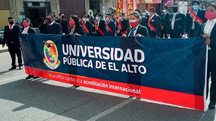 UPEA conmemora 18 Años de Autonomía Universitaria en comunidad. UPEA conmemora 18 Años de Autonomía Universitaria en comunidad.