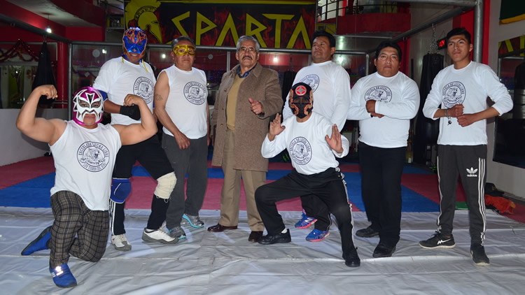 Ninja Boliviano, asumió el desafio de heredar sus conocimientos a jóvenes amantes de la lucha libre