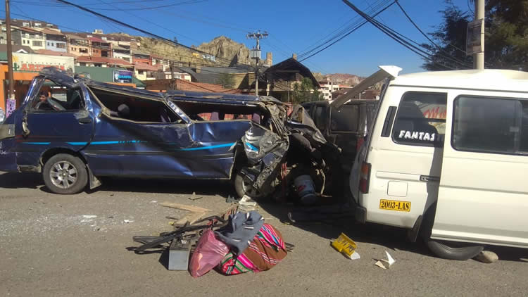 Múltiple colisión que se registró en la zona de Achumani.