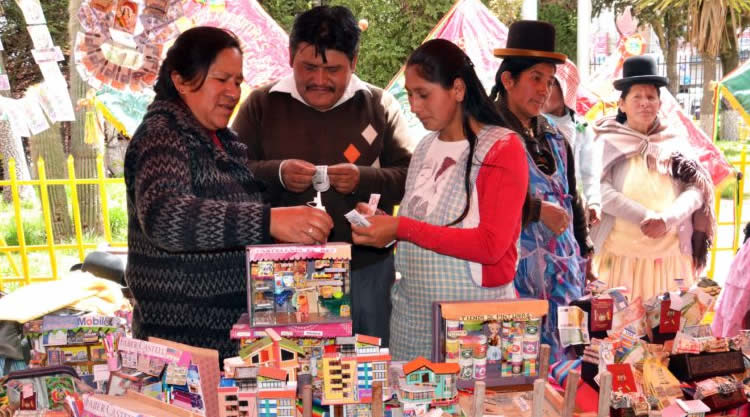 Alasitas 2018 en la ciudad de El Alto, feria de la miniatura