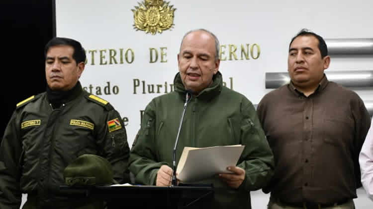 El ministro de Gobierno, Arturo Murillo, en conferencia de prensa.