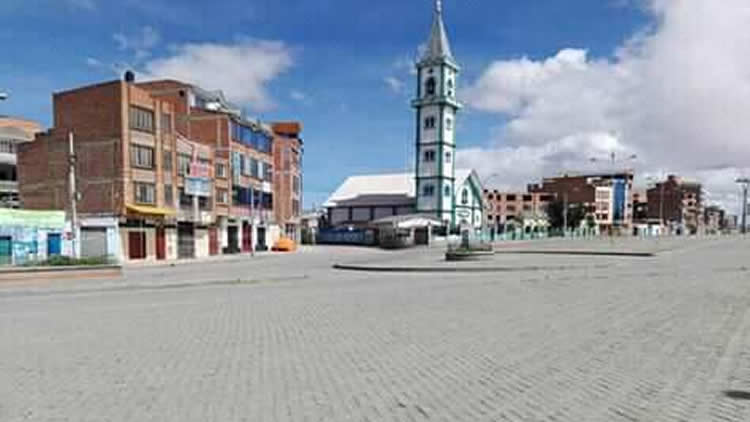 La avenida Panorámica, cerca al Teleférico Rojo, hoy no tuvo asentamiento de comerciantes de la feria 16 de Julio de El Alto. La avenida Panorámica, cerca al Teleférico Rojo, hoy no tuvo asentamiento de comerciantes de la feria 16 de Julio de El Alto.