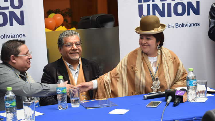 Posesionan a Miriam Huanca en la Gerencia de la Agencia Achacachi. Posesionan a Miriam Huanca en la Gerencia de la Agencia Achacachi.