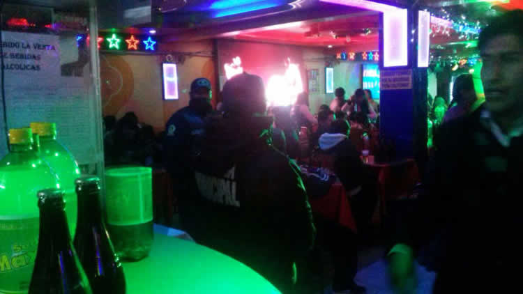 Bar es clausurado por albergar a menor de edad en El Alto.