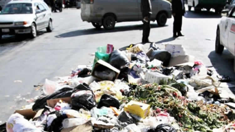 Concentración de basura en la urbe alteña.