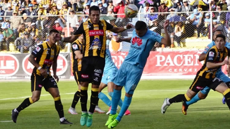 Clásico paceño entre The Strongest y Bolívar Clásico paceño entre The Strongest y Bolívar