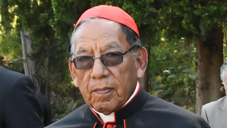 El cardenal Toribio Ticona llega a Bolivia. El cardenal Toribio Ticona llega a Bolivia.