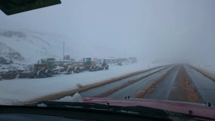 Nevada en la carretera a Oruro. Nevada en la carretera a Oruro.