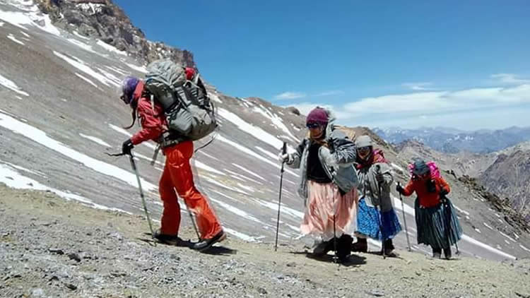 Las cinco mujeres se encuentran en el campamento Cólera y mañana parten rumbo al Aconcagua de Argentina.