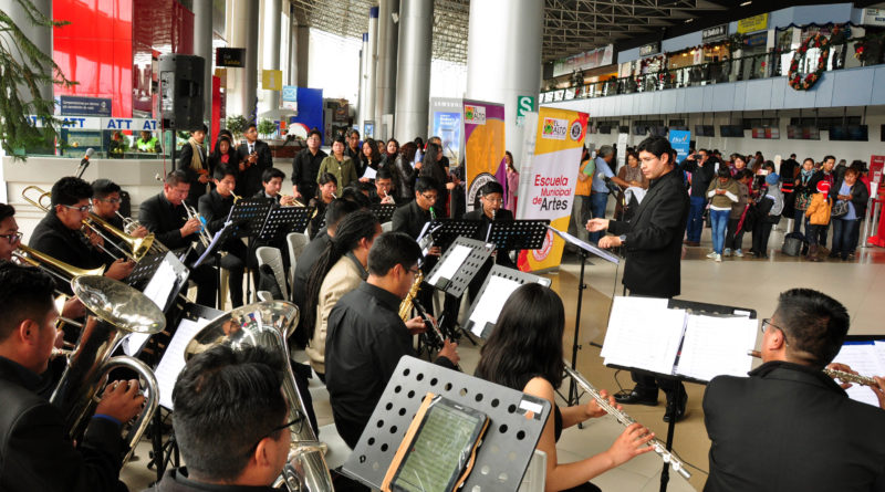 Las orquestas Filarmónica, Sinfónica y de Música Moderna dan concierto navideño.