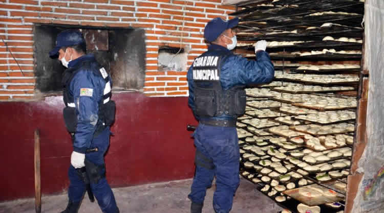 Inspeccionan hornos de panificación en la ciudad de El Alto. Inspeccionan hornos de panificación en la ciudad de El Alto.