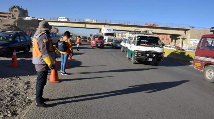 Operativos de control a rutas y trameaje del transporte vehicular en la ciudad de El Alto.