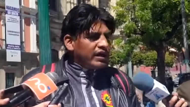Antonio Siñani Medina, dirigente del sector gremial de El Alto. Antonio Siñani Medina, dirigente del sector gremial de El Alto.