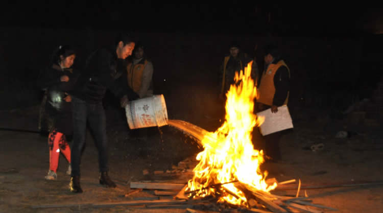 Controlaran encendido de fogatas durante la noche de San Juan en El Alto.