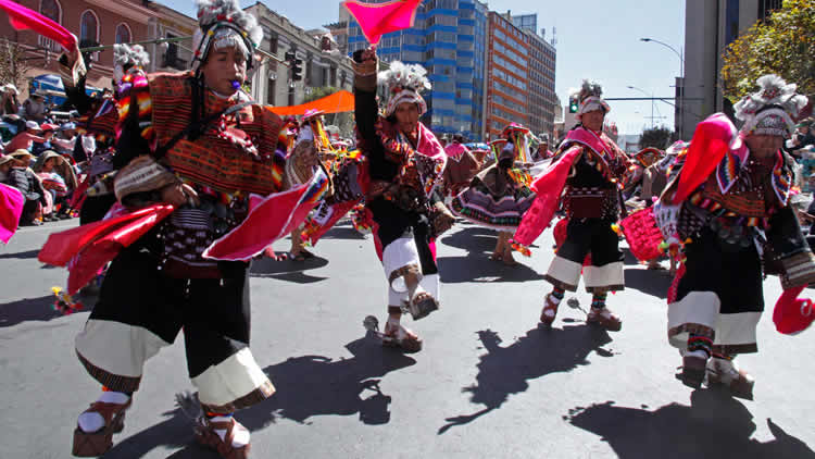 Entrada folklórica del Señor Jesús del Gran Poder, que se realiza en la ciudad de La Paz.