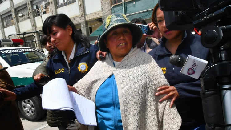 Felipa Huanca, implicada en el desfalco al ex Fondo Indígena, es conducida a la FELCC.