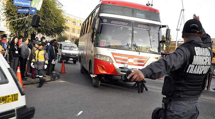 Guardia Municipal de Transporte de El Alto emitirá boletas de infracción a choferes que infrinjan las normas.