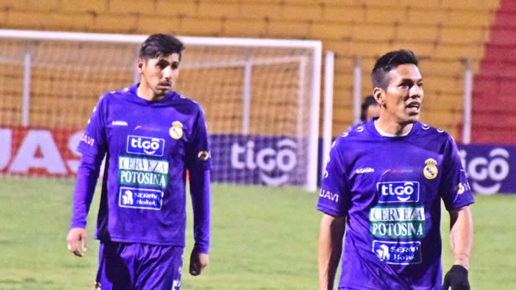 Jugadores de Real Potosí en un anterior partido.