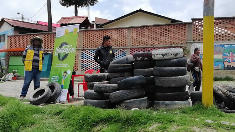 Alcaldía de La Paz recolectan llantas para reutilizarlos.