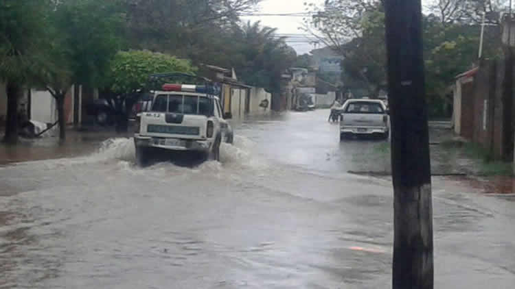 Intensas lluvias y tormentas eléctricas en varios departamentos de Bolivia.