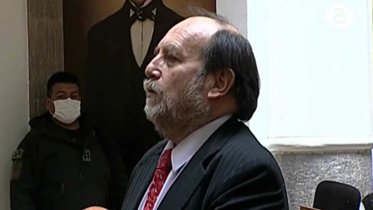 Marcelo Navajas jura como nuevo Ministro de Salud.