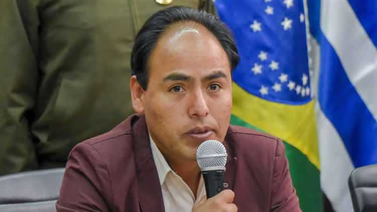 Milton Navarro, ministro de Deportes.